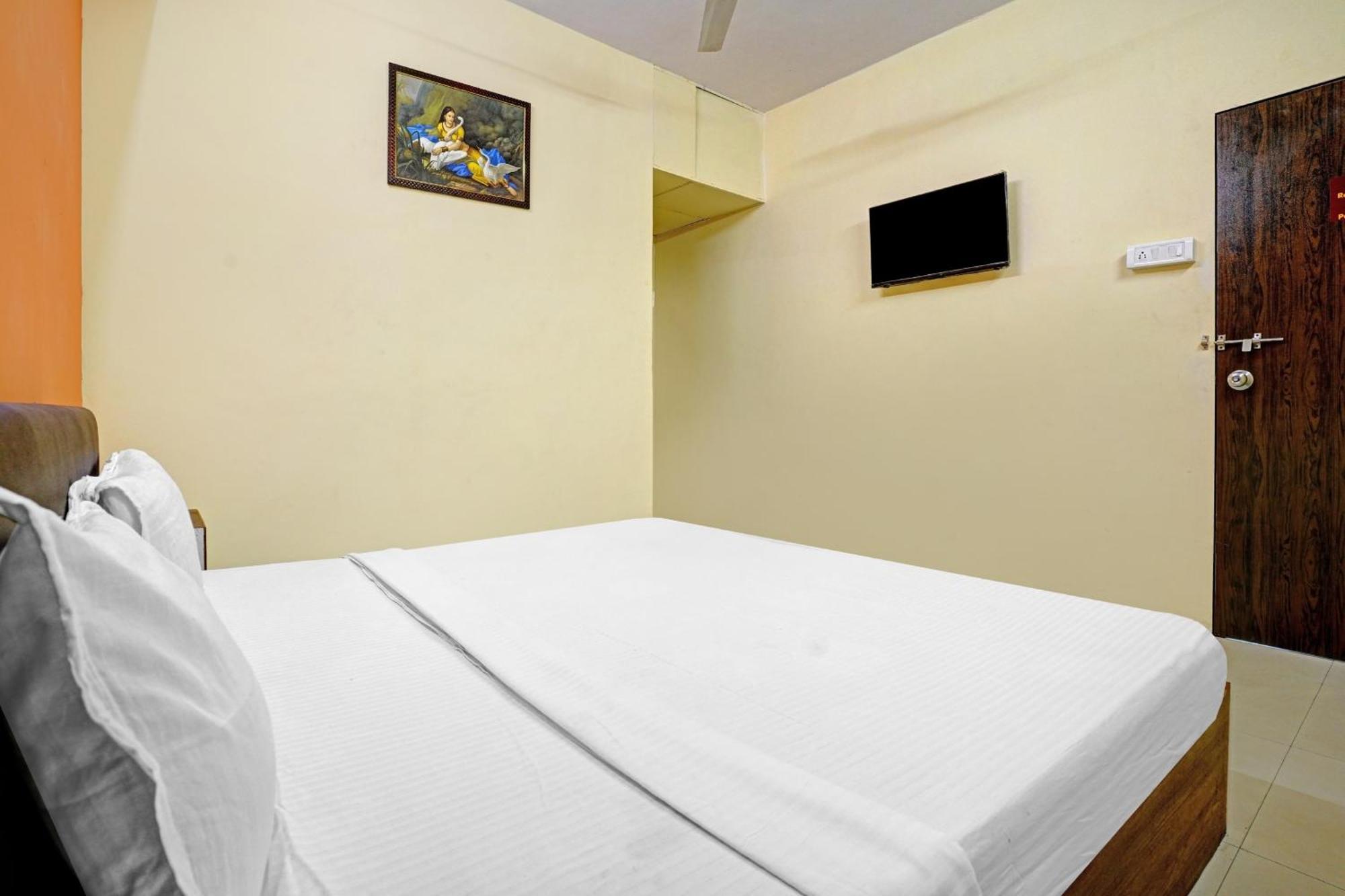 סוראט Hotel O Nova Rooms מראה חיצוני תמונה
