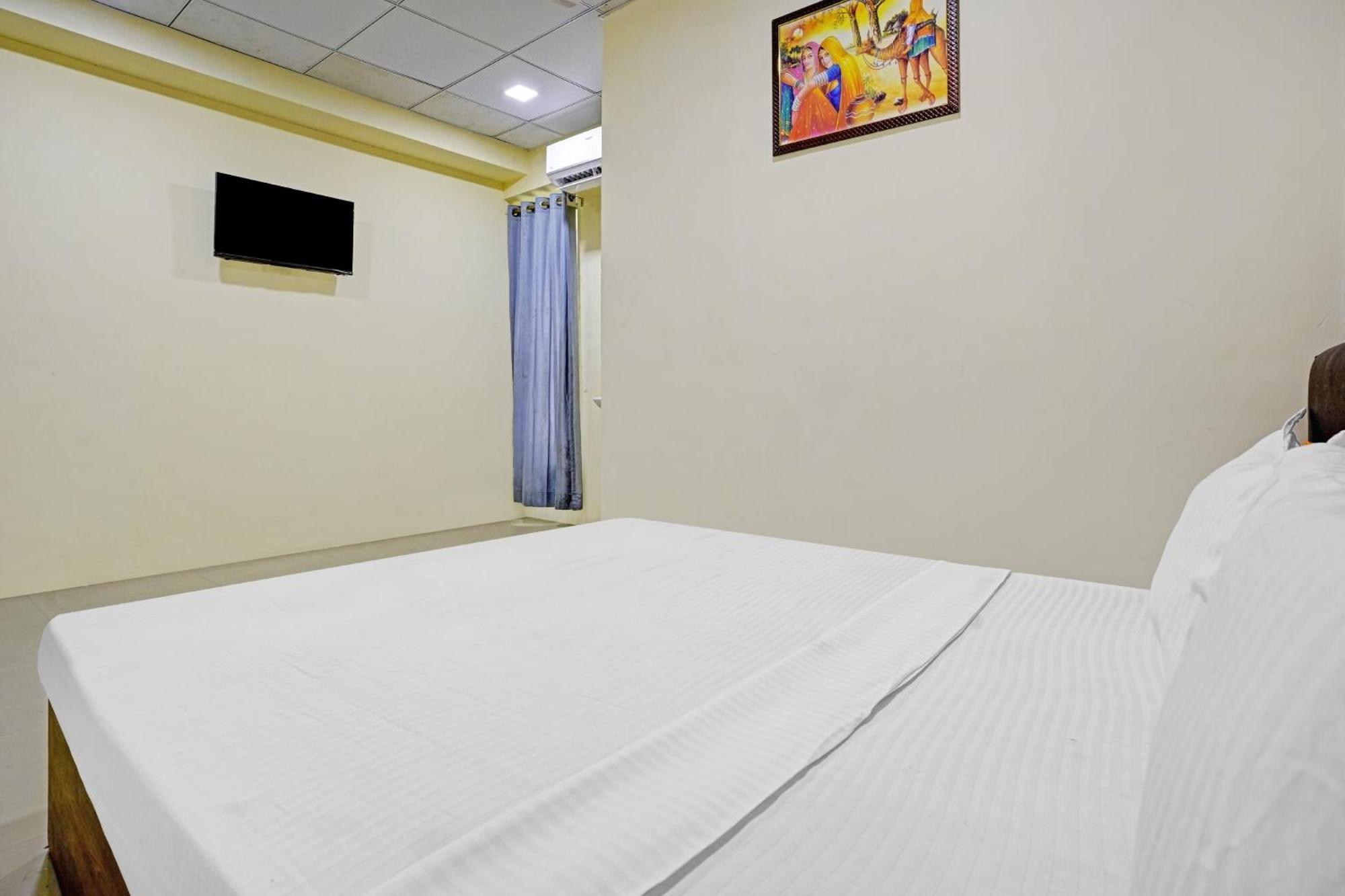 סוראט Hotel O Nova Rooms מראה חיצוני תמונה