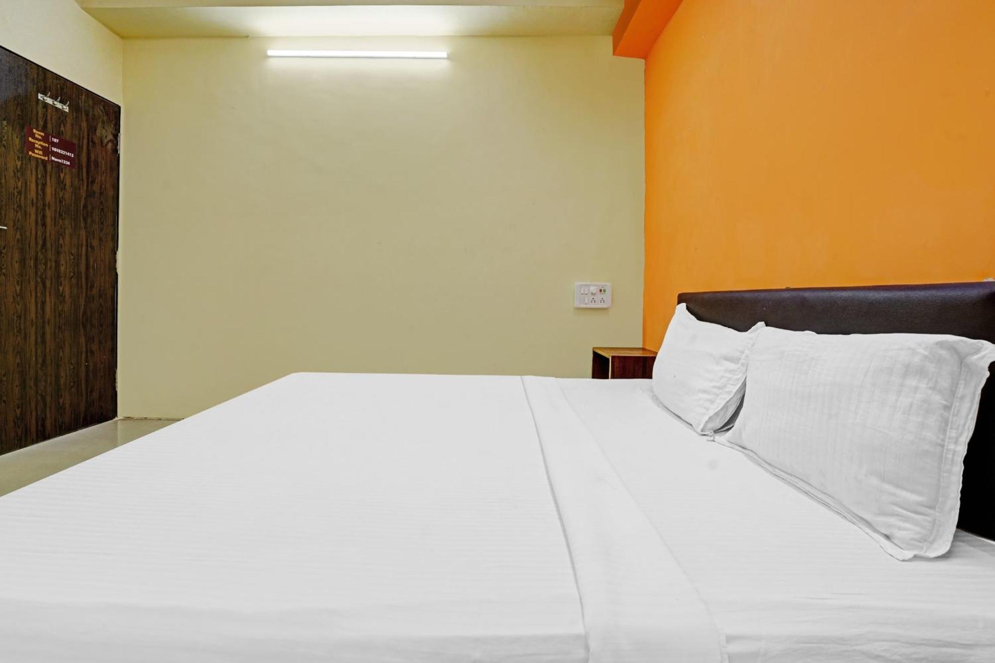 סוראט Hotel O Nova Rooms מראה חיצוני תמונה
