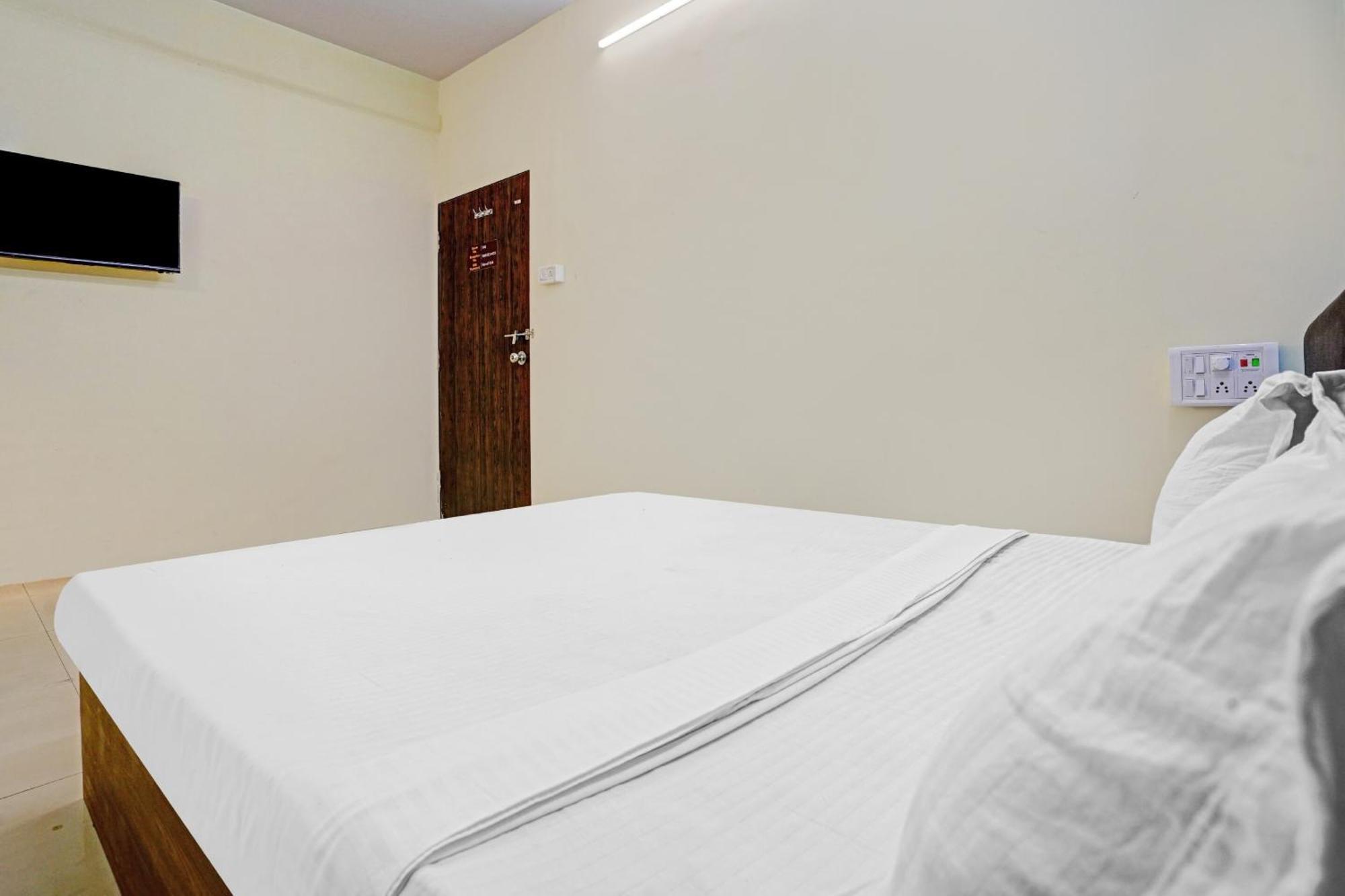 סוראט Hotel O Nova Rooms מראה חיצוני תמונה